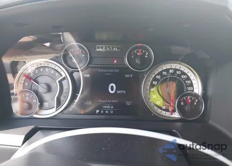 2017 Ram 1500 Laramie 4X4 5'7 Box z USA, uszkodzony, nr VIN 1C6RR7NT0HS740888